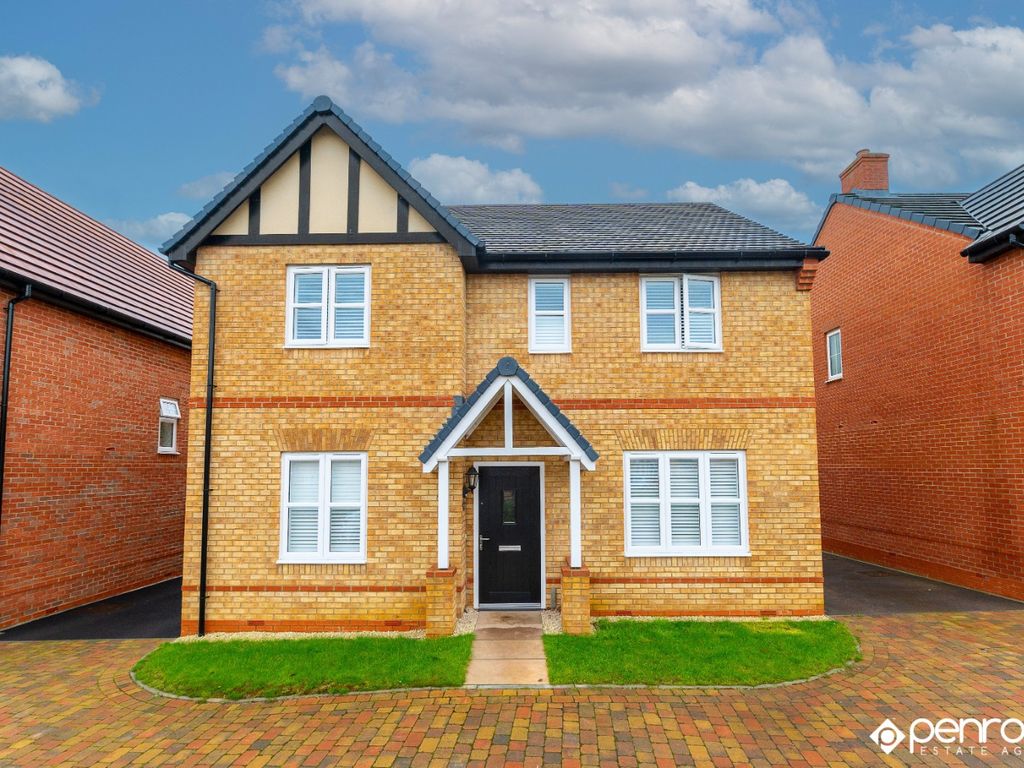 4 bed detached house for sale in Poppy Drive, Ampthill, Bedford MK45, £675,000