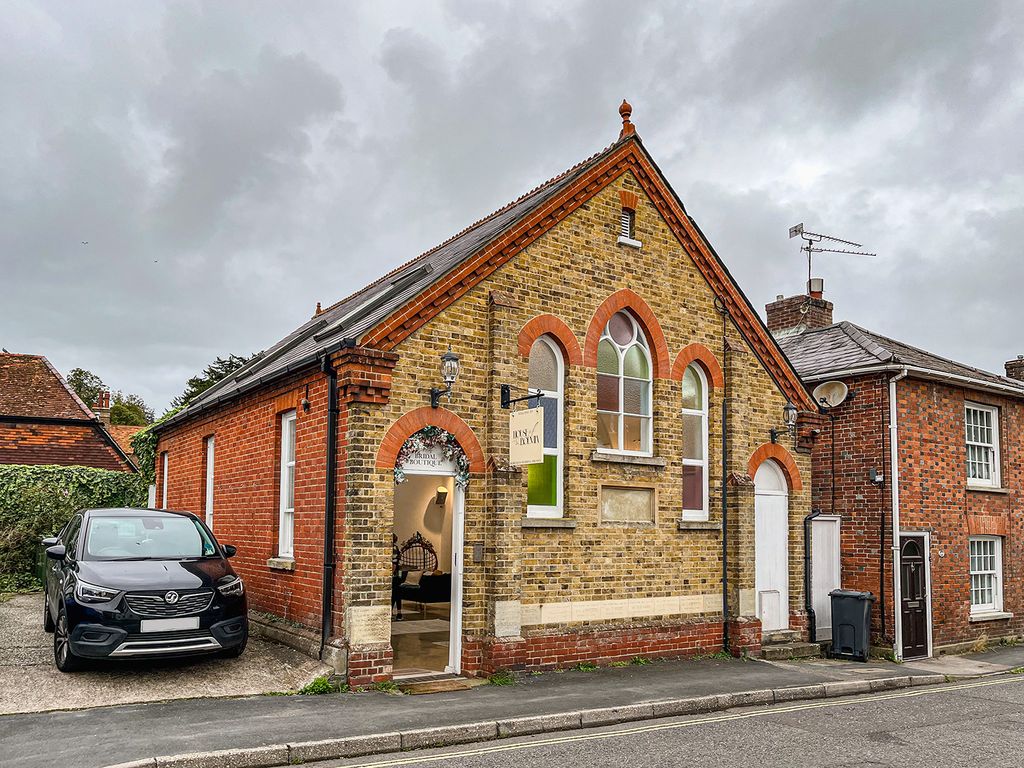 Retail premises to let in The Old Chapel, Alresford SO24, £20,000 pa