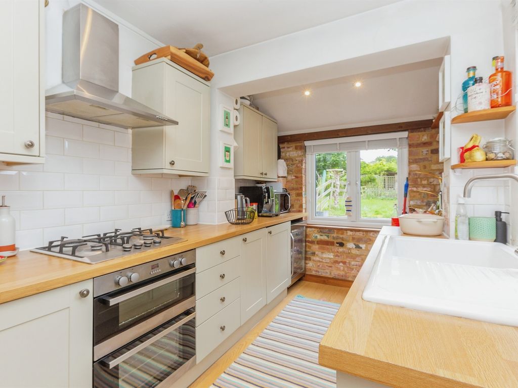 2 bed terraced house for sale in Aylesbury Road, Wendover, Aylesbury HP22, £415,000