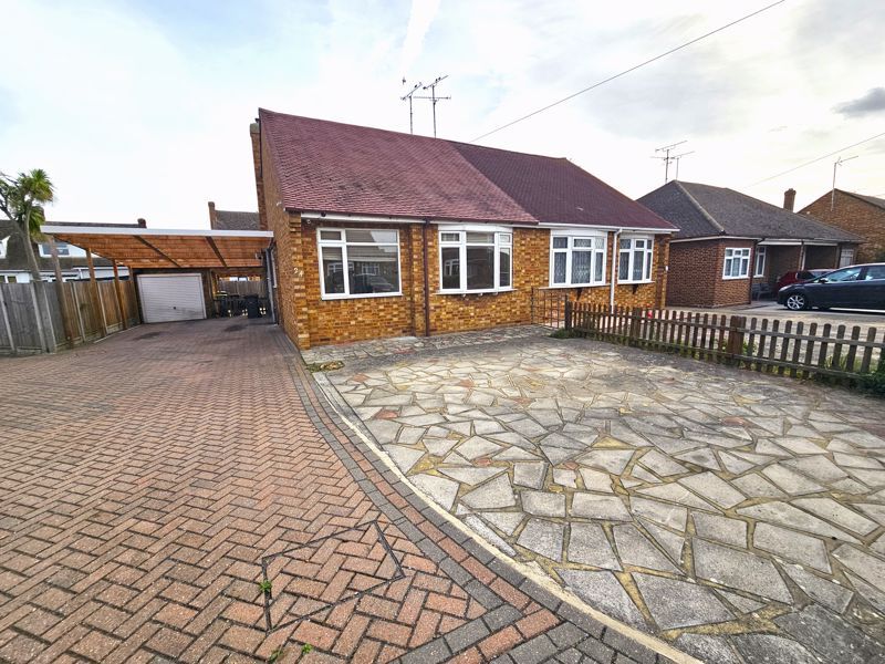 2 bed bungalow for sale in Craven Close, Ashingdon, Rochford SS4, £340,000