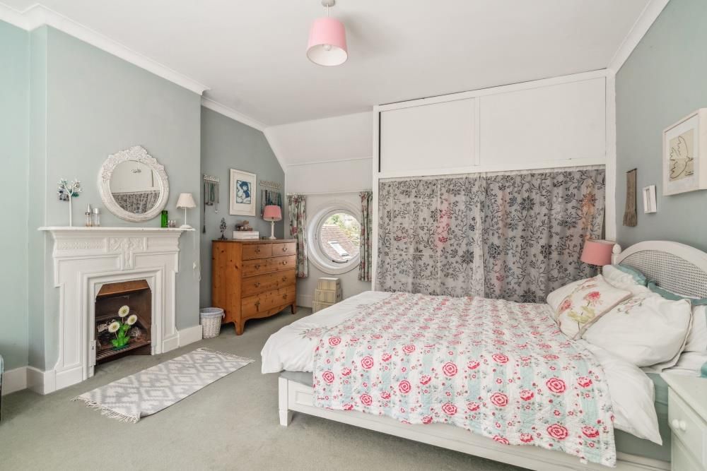 4 bed detached house for sale in Bois Lane, Chesham Bois, Amersham, Buckinghamshire HP6, £1,395,000