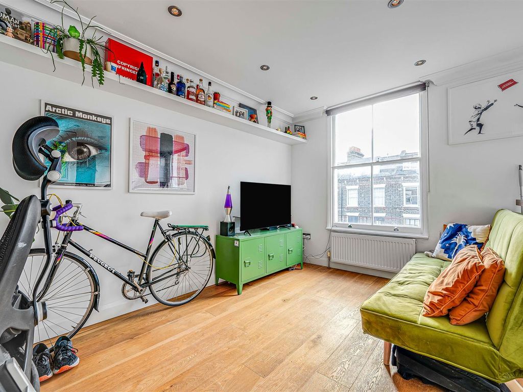1 bed flat for sale in Moray Road, London N4, £350,000