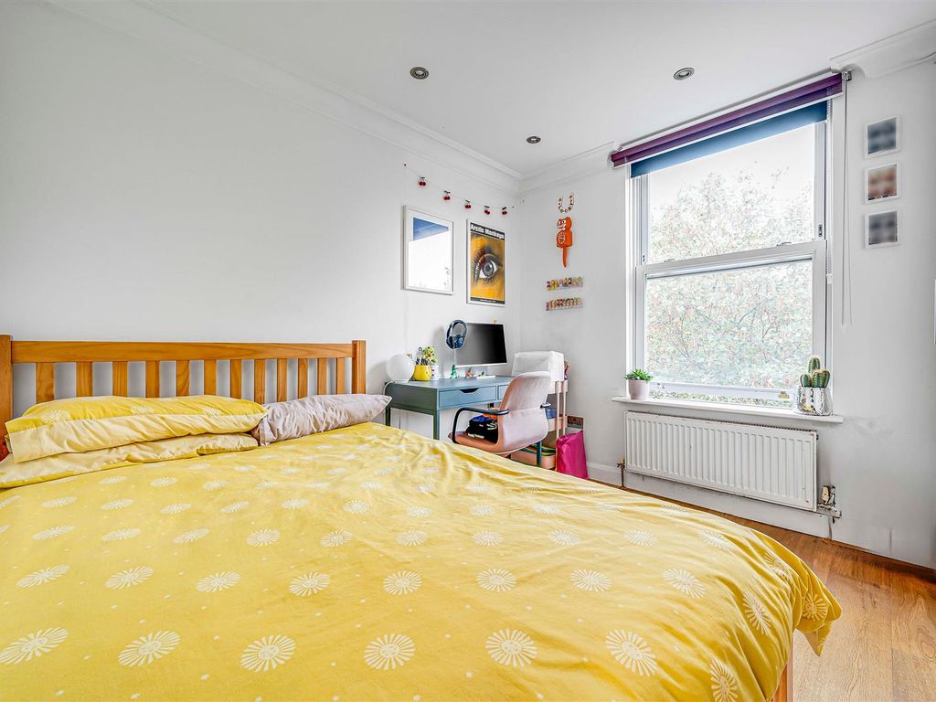 1 bed flat for sale in Moray Road, London N4, £350,000