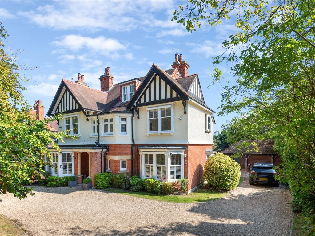 6 bed detached house for sale in The Avenue, Crowthorne, Berkshire RG45, £1,800,000