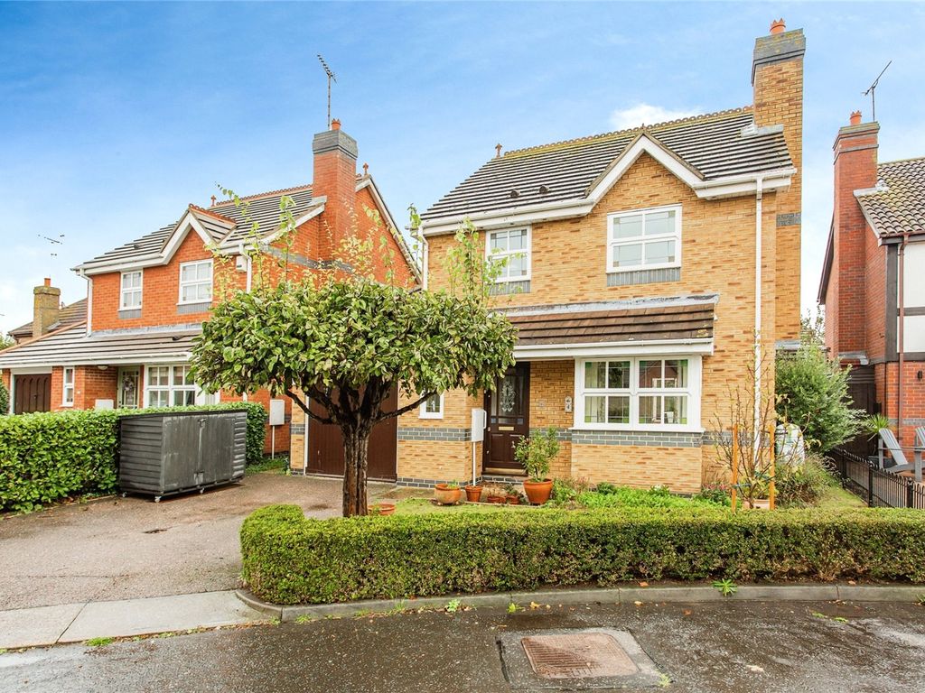 3 bed detached house for sale in Chertsey Close, Shoeburyness, Southend-On-Sea, Essex SS3, £465,000