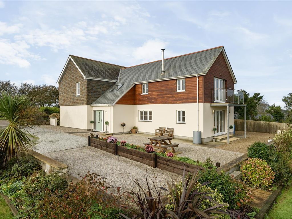 5 bed detached house for sale in Meaver Road, Mullion, Helston TR12, £850,000