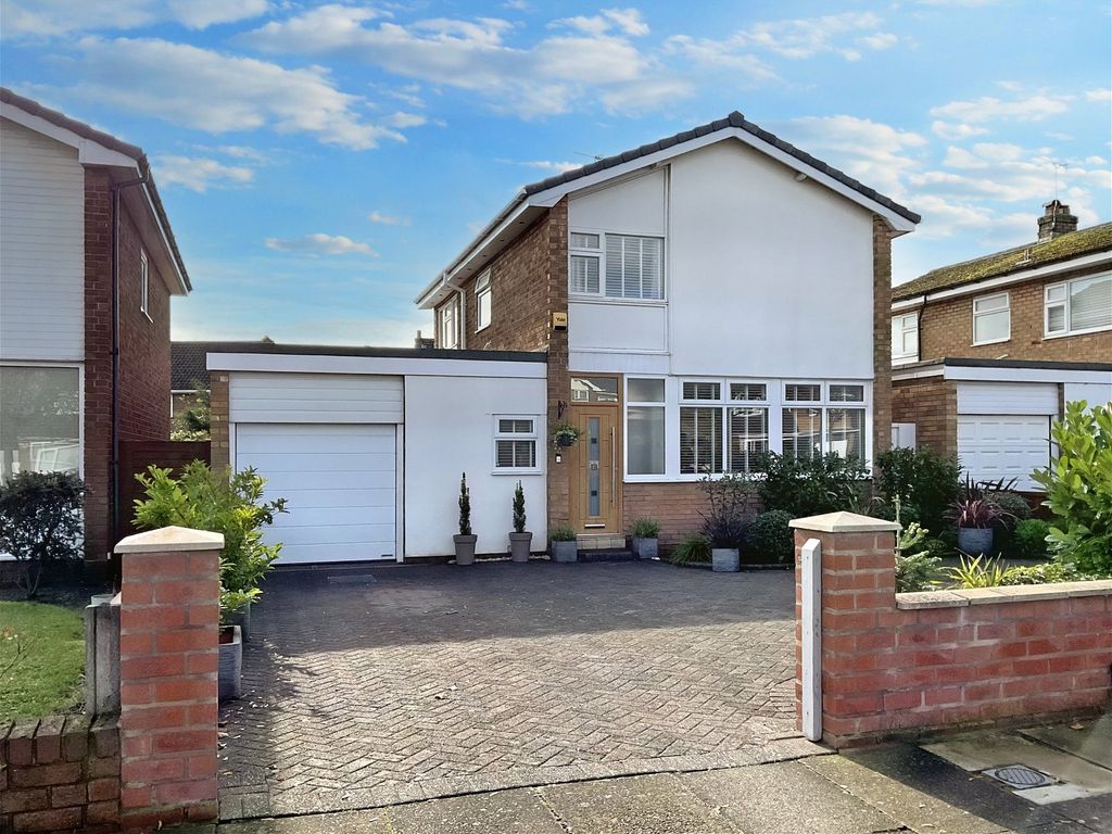3 bed detached house for sale in Kenilworth Road, Ainsdale, Southport PR8, £345,000
