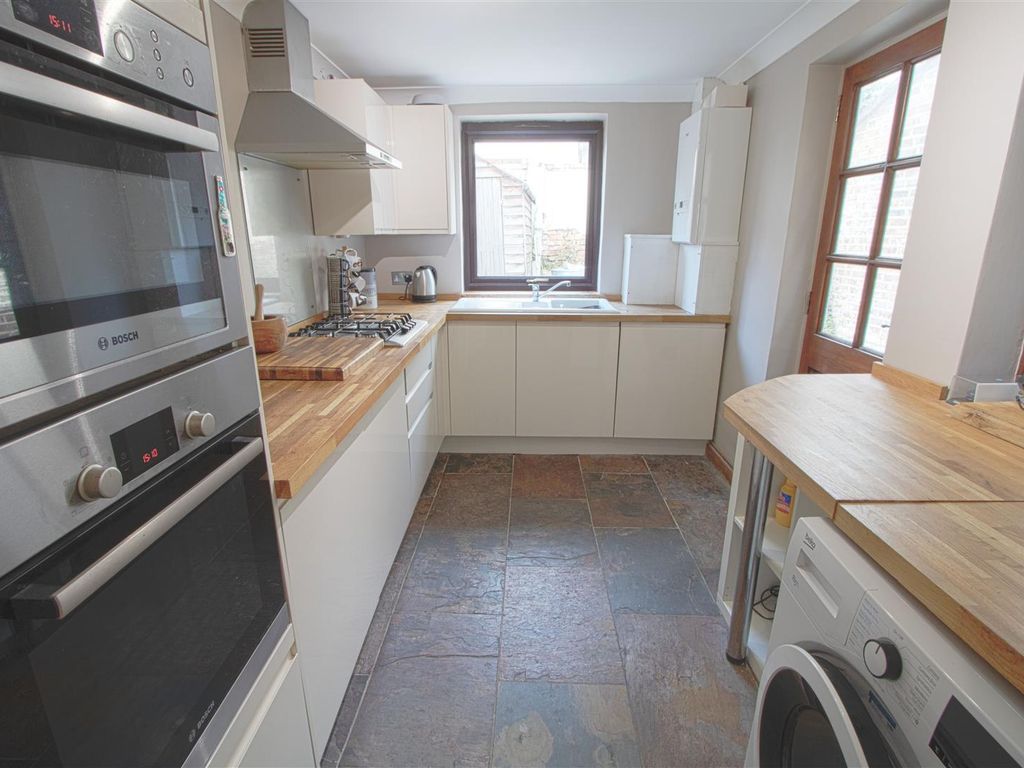 2 bed terraced house for sale in Queens Road, Brentwood CM14, £375,000