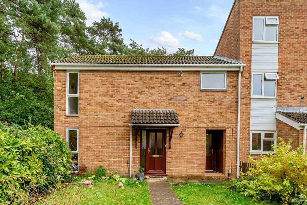 3 bed end terrace house for sale in Bracknell, Berkshire RG12, £375,000