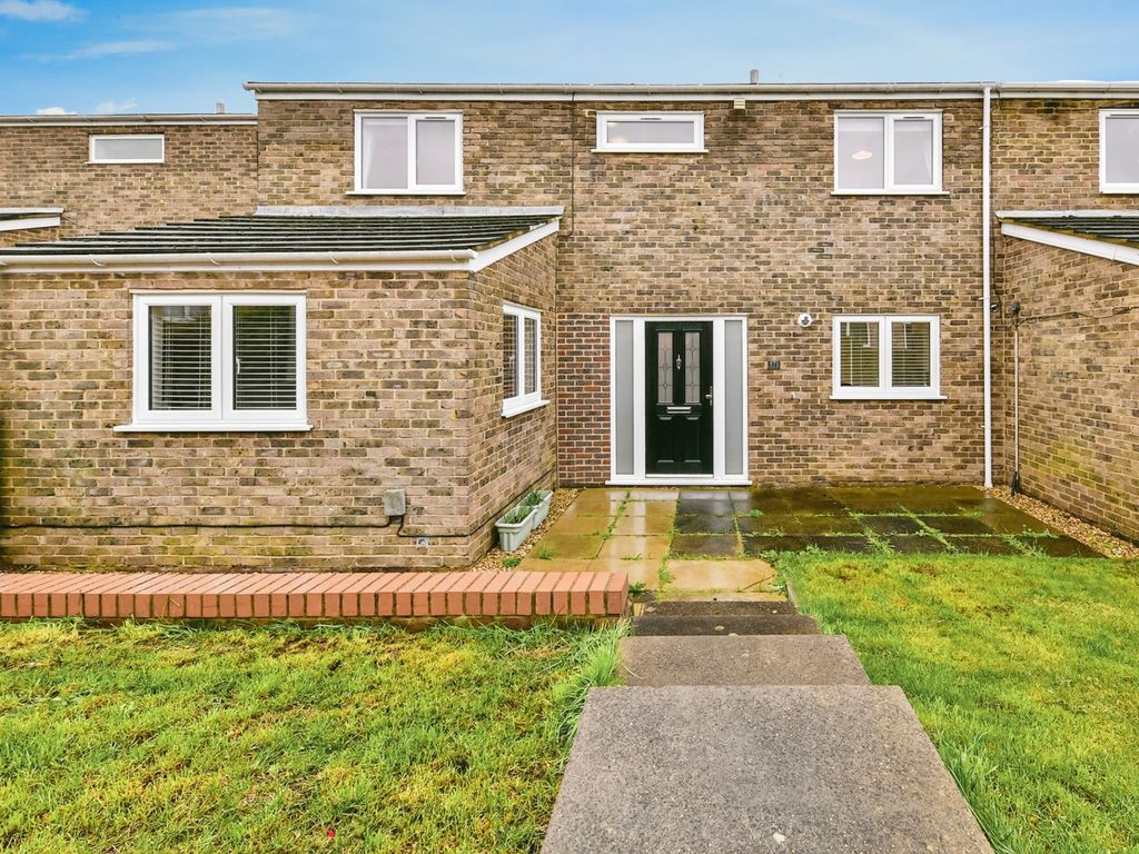 3 bed terraced house for sale in Lonsdale Road, Stevenage, Hertfordshire SG1, £385,000