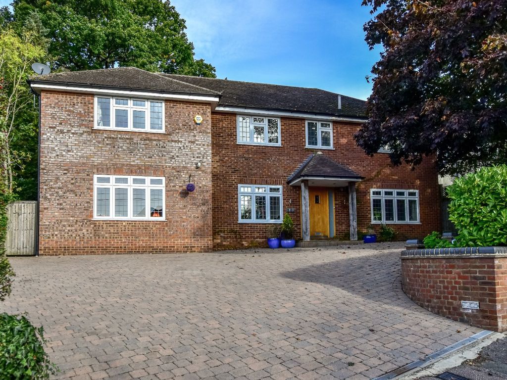 5 bed detached house for sale in Abbots Road, Abbots Langley WD5, £1,325,000