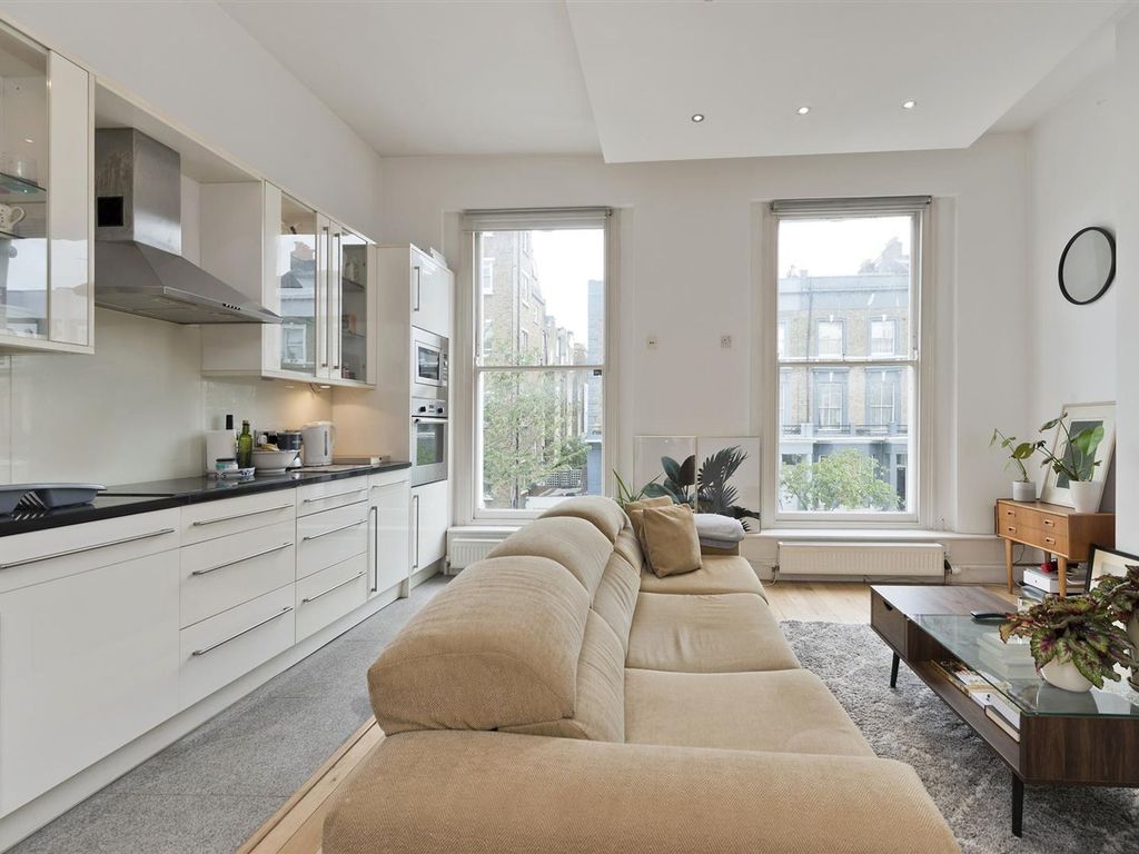 1 bed flat for sale in Chesterton Road, North Kensington W10, £595,000