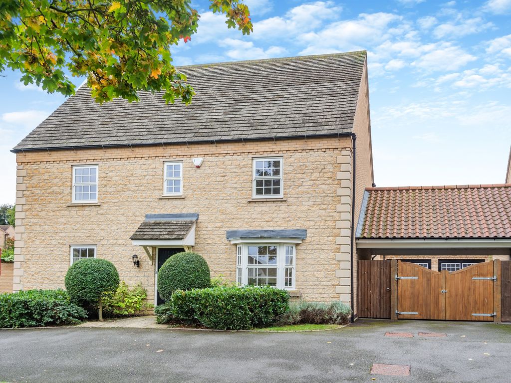 6 bed detached house for sale in Uffington Road, Barnack, Stamford PE9, £700,000