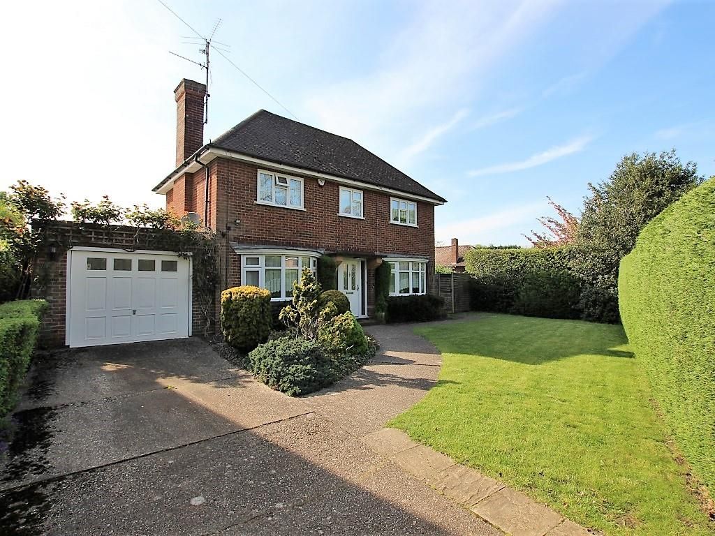 3 bed detached house for sale in Honey End Lane, Reading RG30, £600,000