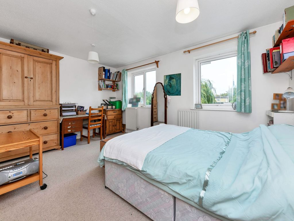 4 bed detached house for sale in Bells Meadow, Guilden Morden SG8, £550,000