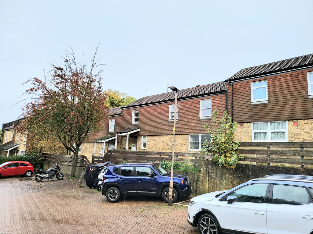 4 bed terraced house for sale in Gypsy Hill, Crystal Palace, London SE19, £550,000