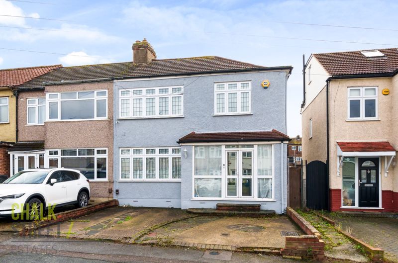 3 bed end terrace house for sale in Gelsthorpe Road, Collier Row RM5, £500,000