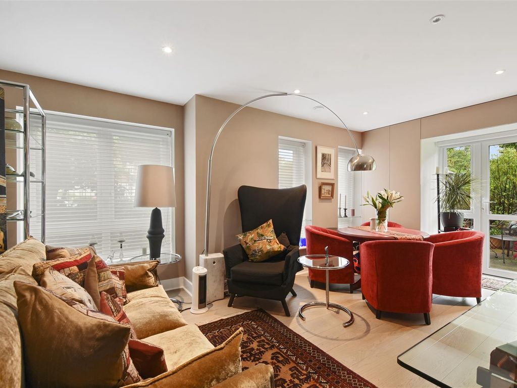2 bed flat for sale in Springhill House, Willesden Lane, Willesden Green, London NW2, £475,000