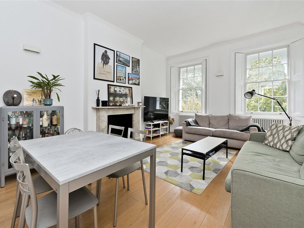 2 bed flat for sale in Westbourne Terrace, London W2, £1,095,000