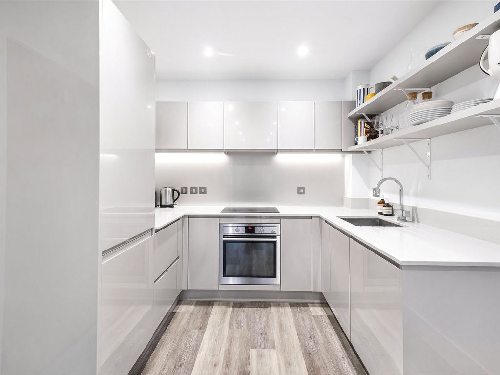 1 bed flat for sale in The Grange, London SE1, £535,000