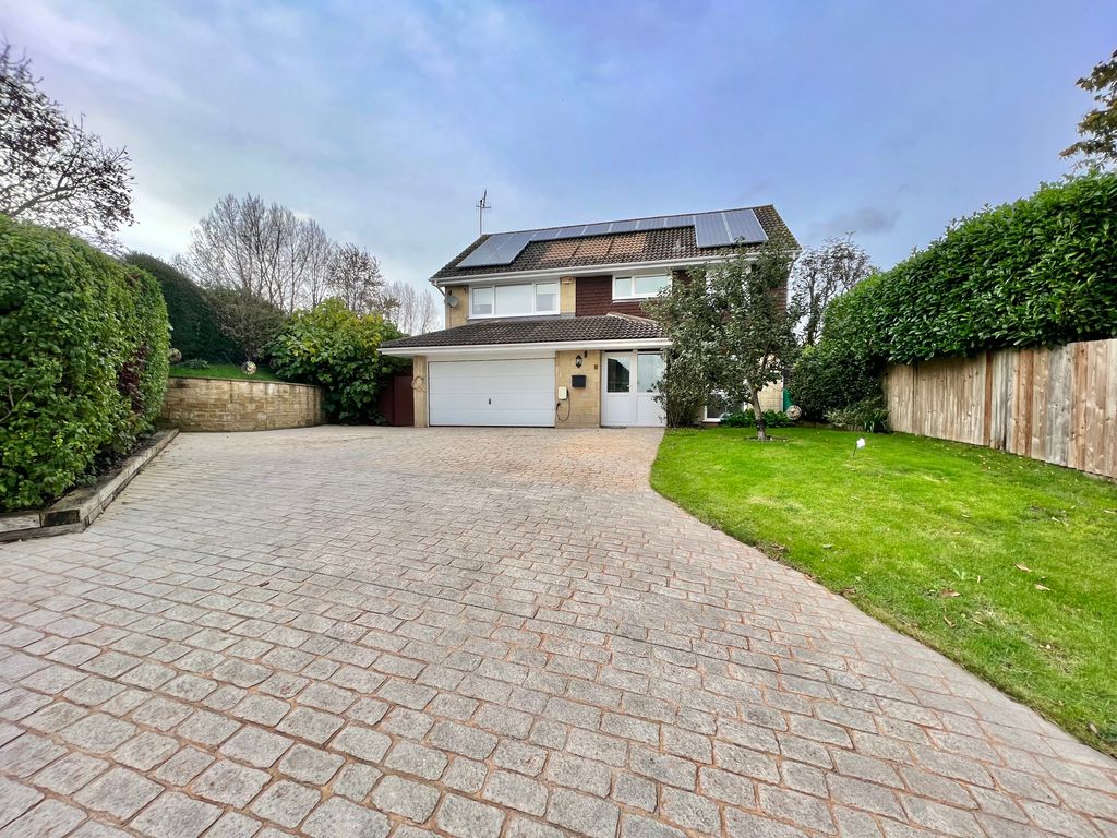 4 bed detached house for sale in Mill Rise, Bourton, Gillingham SP8, £485,000