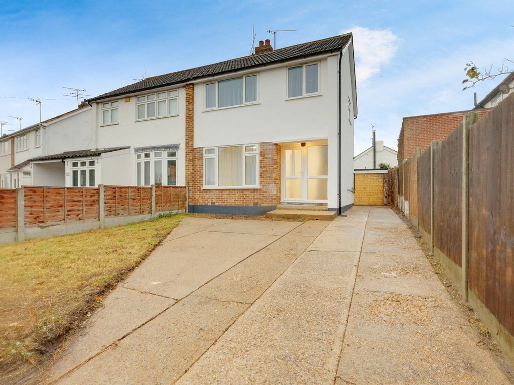 3 bed semi-detached house for sale in Arterial Road, Leigh-On-Sea SS9, £425,000