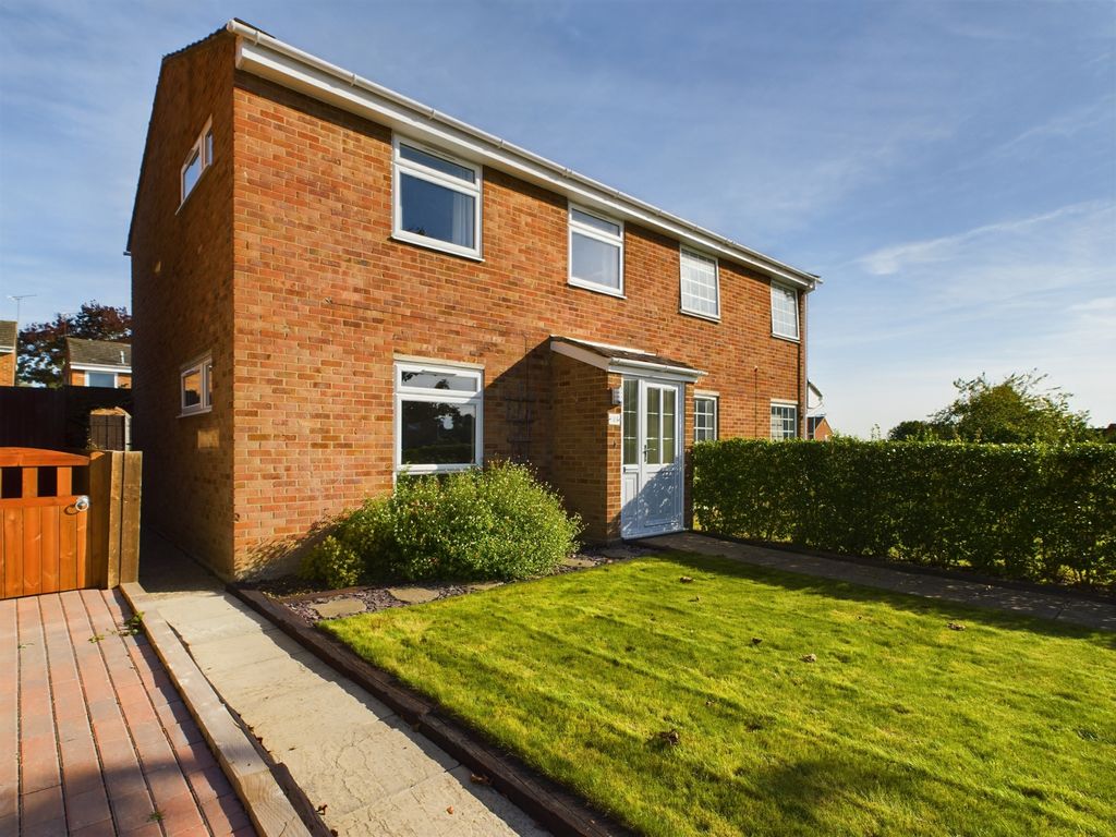 3 bed semi-detached house for sale in Skye Close, Calcot, Reading RG31, £400,000