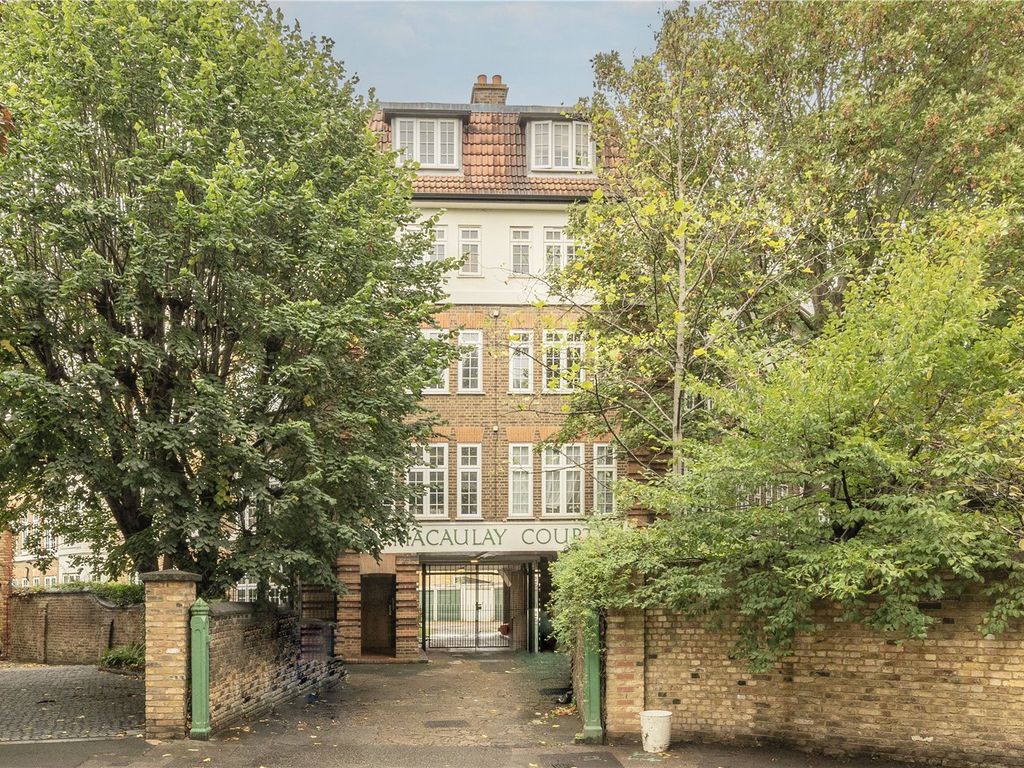 2 bed flat for sale in Macaulay Court, Macaulay Road, London SW4, £525,000