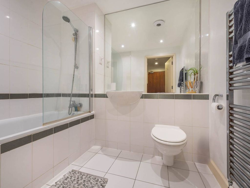 1 bed flat for sale in Eden Grove, Islington, London N7, £425,000