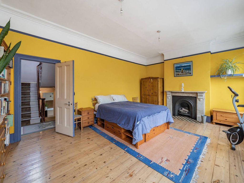 5 bed terraced house for sale in Queen Elizabeth Walk, Stoke Newington, London N16, £1,850,000