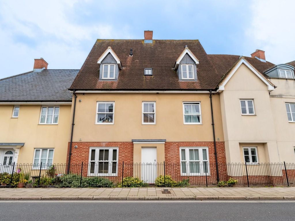 2 bed flat for sale in Brignall Place, Dunmow, Essex CM6, £200,000