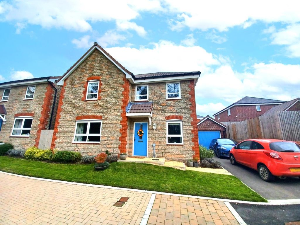 4 bed detached house for sale in Poskett Way, Charfield, Wotton-Under-Edge GL12, £475,000