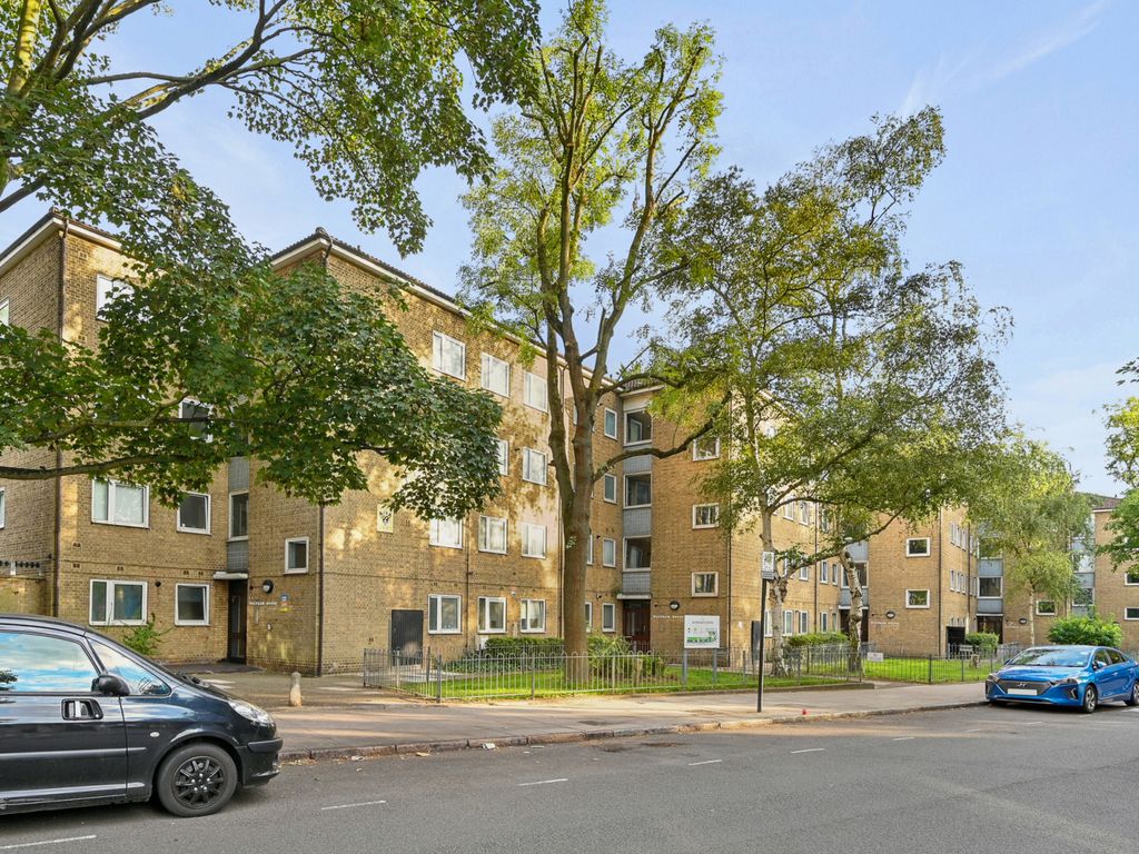 1 bed flat for sale in Waltham House, Boundary Road NW8, £330,000