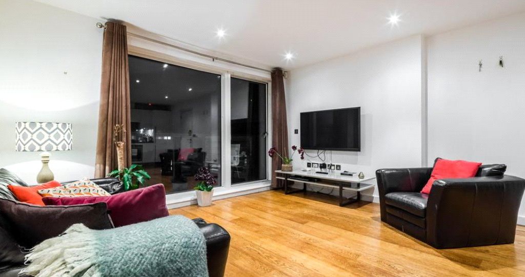 2 bed flat for sale in Abbey Road, St John's Wood, London NW8, £990,000