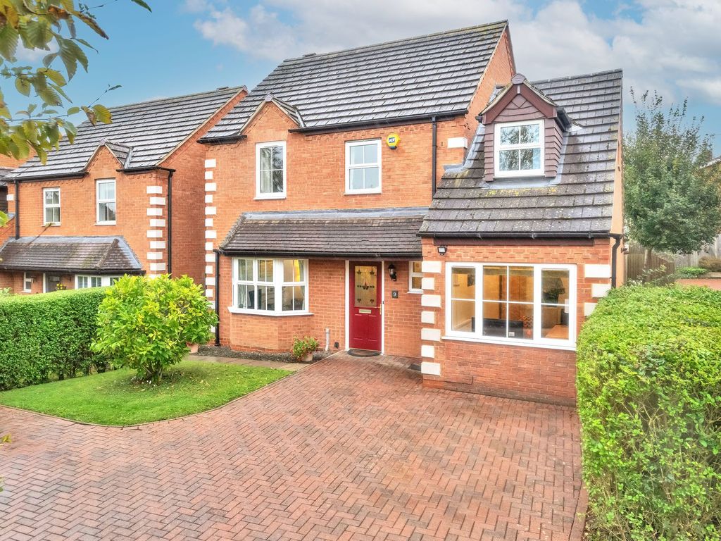 4 bed detached house for sale in Heron Way, Royston SG8, £550,000