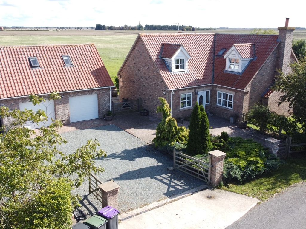 4 bed detached house for sale in 15 Cow Drove, South Kyme LN4, £625,000