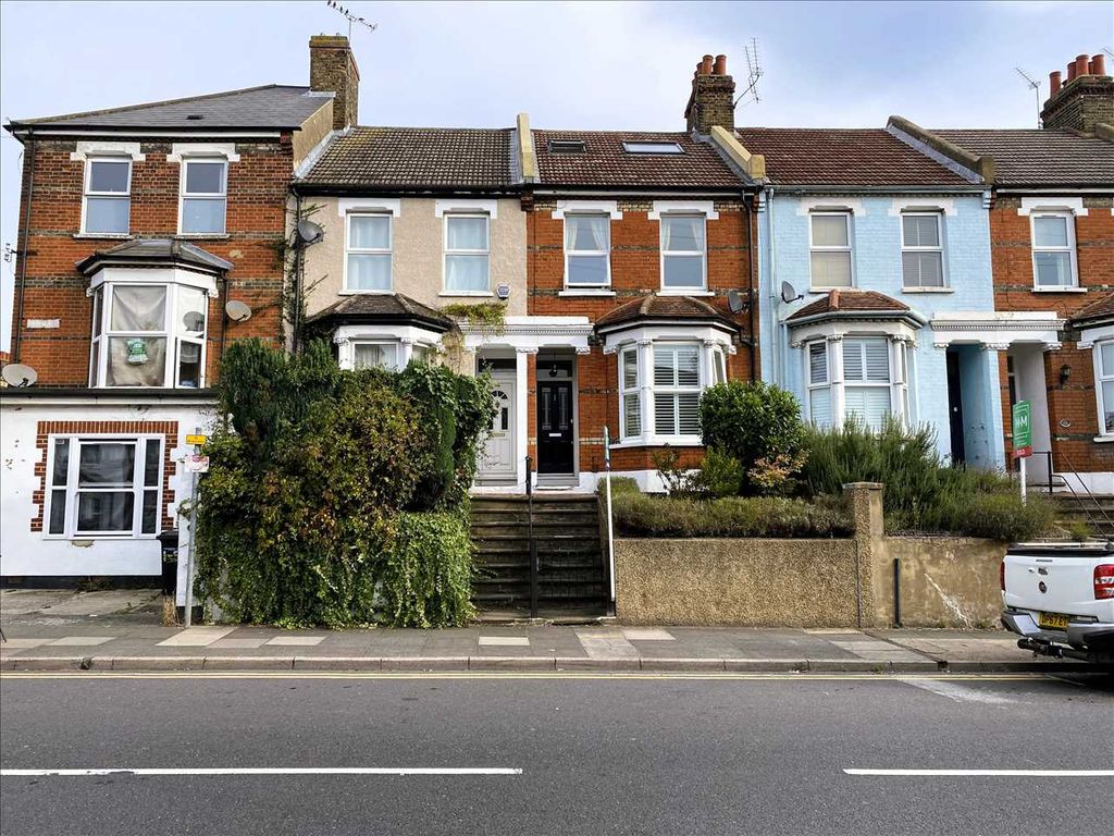4 bed terraced house for sale in Old Road West, Gravesend DA11, £395,000