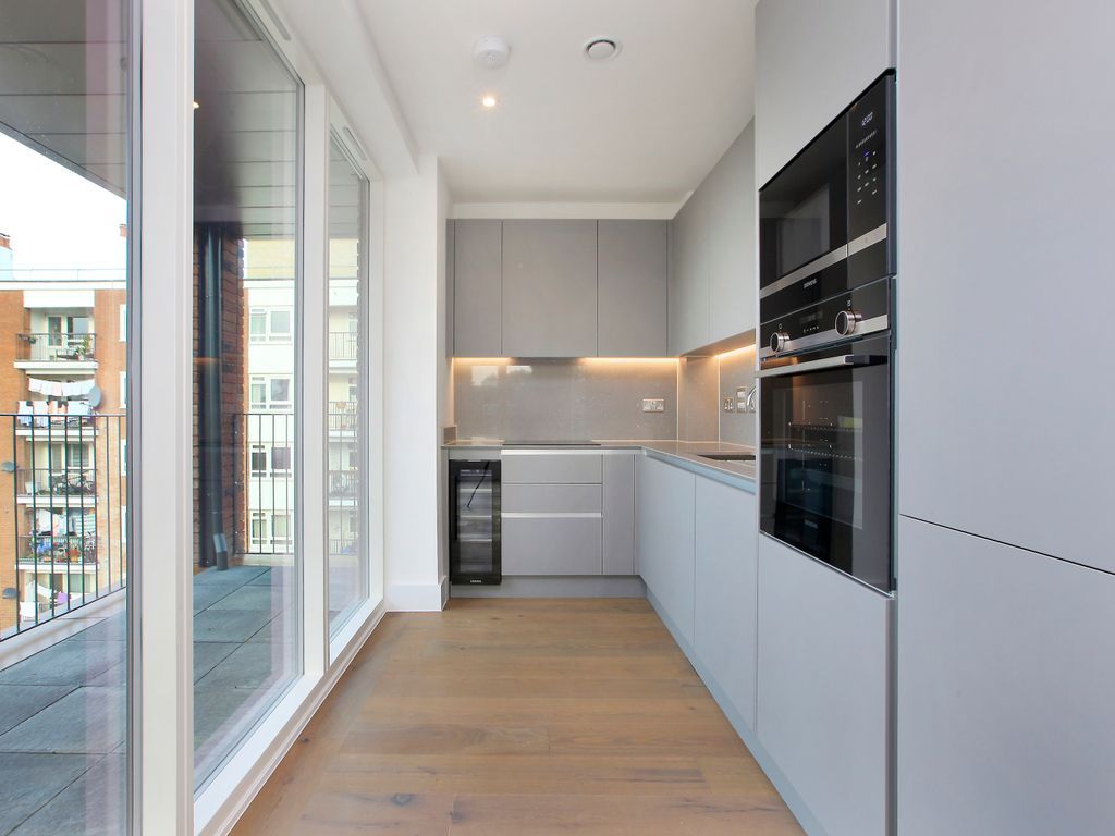 New home, 2 bed flat for sale in Thornton House, Thornton Road, Balham, London SW12, £605,000