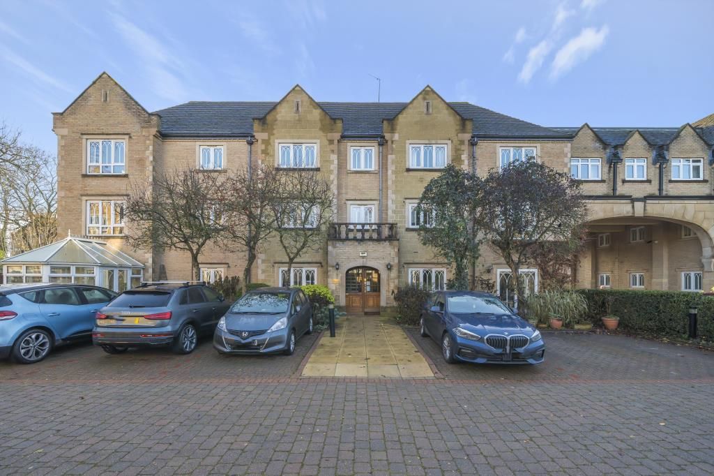 2 bed flat for sale in Oxford, Oxfordshire OX1, £425,000