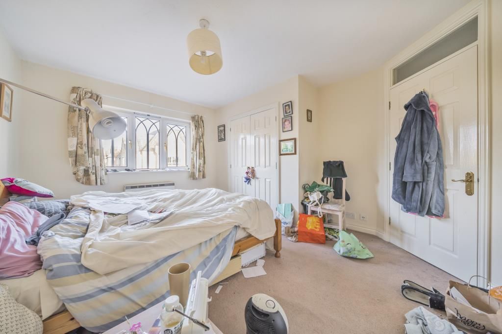2 bed flat for sale in Oxford, Oxfordshire OX1, £425,000