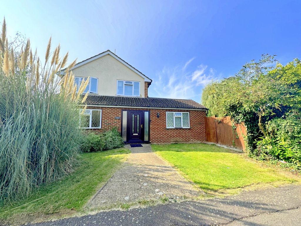 4 bed semi-detached house for sale in Clifton Rise, Windsor, Berkshire SL4, £695,000