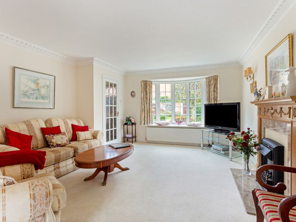 2 bed terraced house for sale in Ridgemount Road, Ascot SL5, £525,000