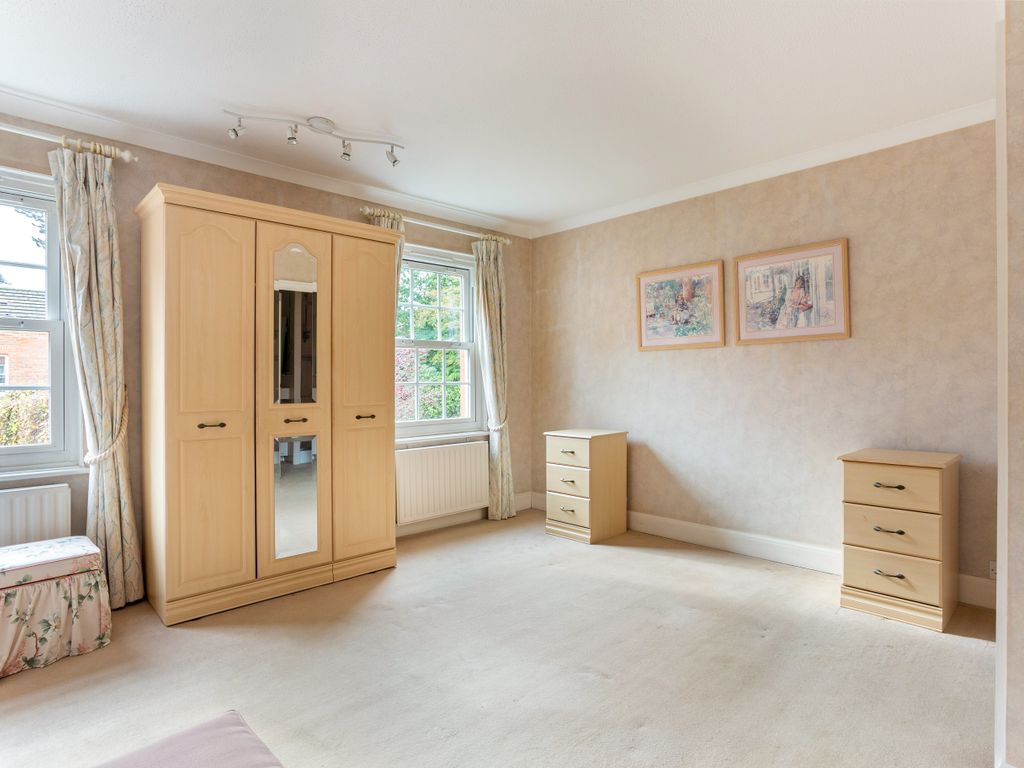 2 bed terraced house for sale in Ridgemount Road, Ascot SL5, £525,000