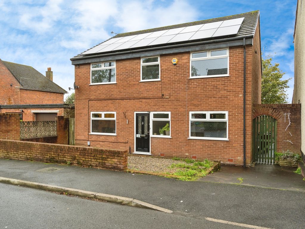 5 bed detached house for sale in Booth Road, Bolton BL3, £350,000