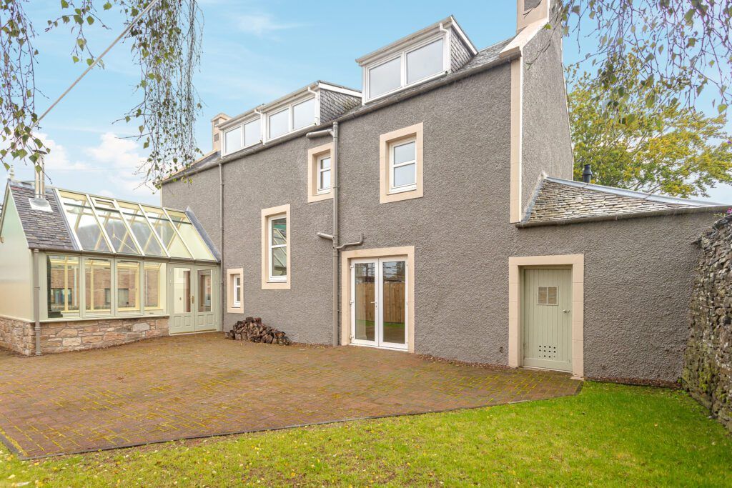 5 bed detached house for sale in Hunter Street, Auchterarder PH3, £450,000