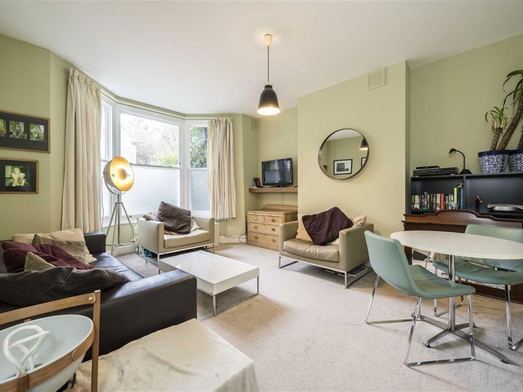 2 bed flat for sale in Avon Road, London SE4, £700,000
