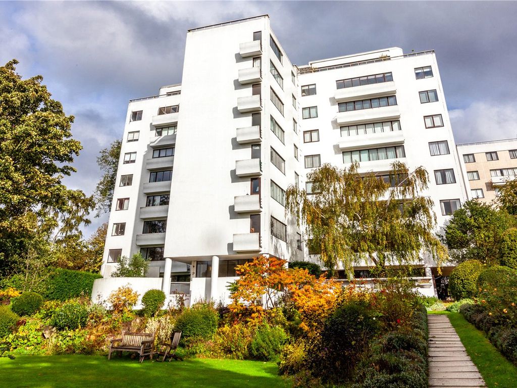 3 bed flat for sale in North Hill, London N6, £925,000