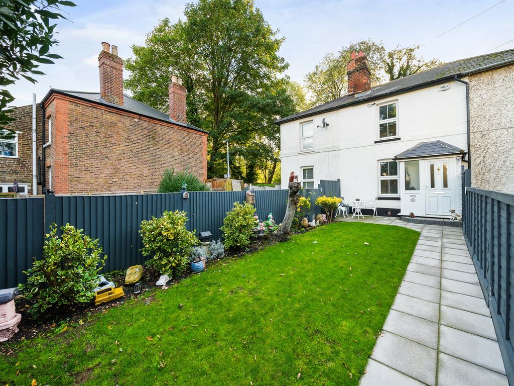 1 bed terraced house for sale in South Road, Maidenhead SL6, £380,000