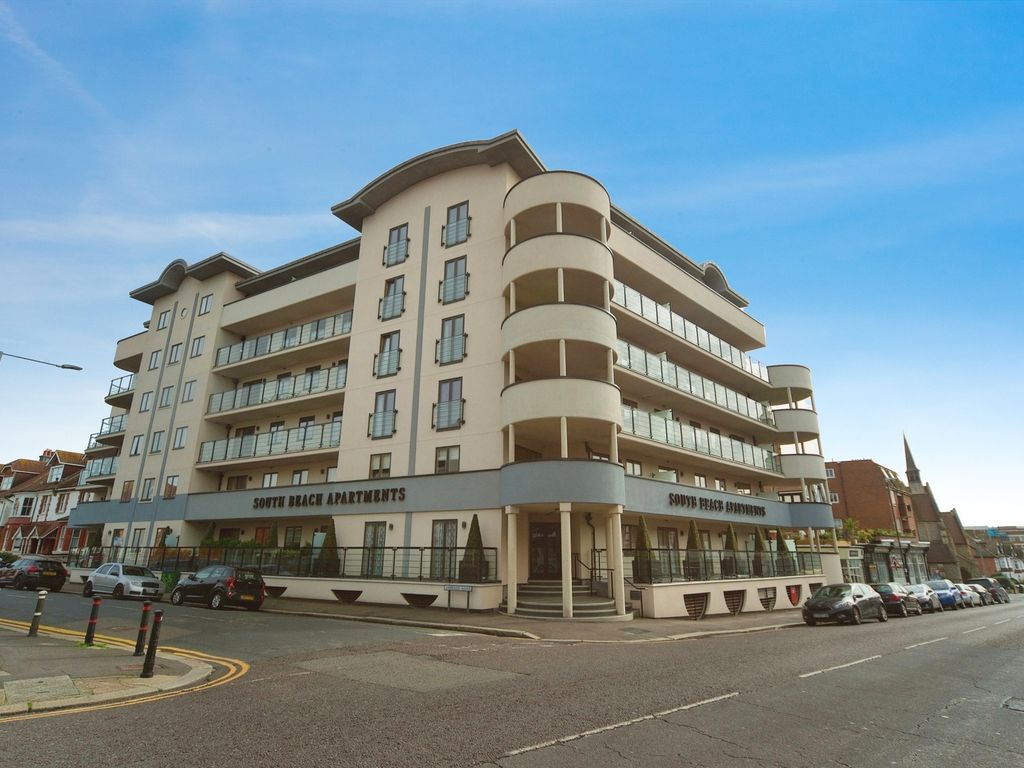 3 bed flat for sale in Sea Road, Bexhill-On-Sea TN40, £350,000