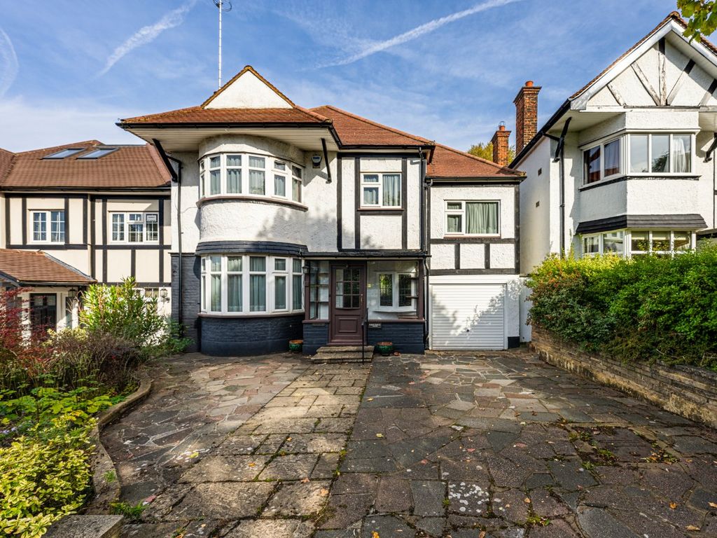 4 bed detached house for sale in Greyhound Hill, London NW4, £950,000